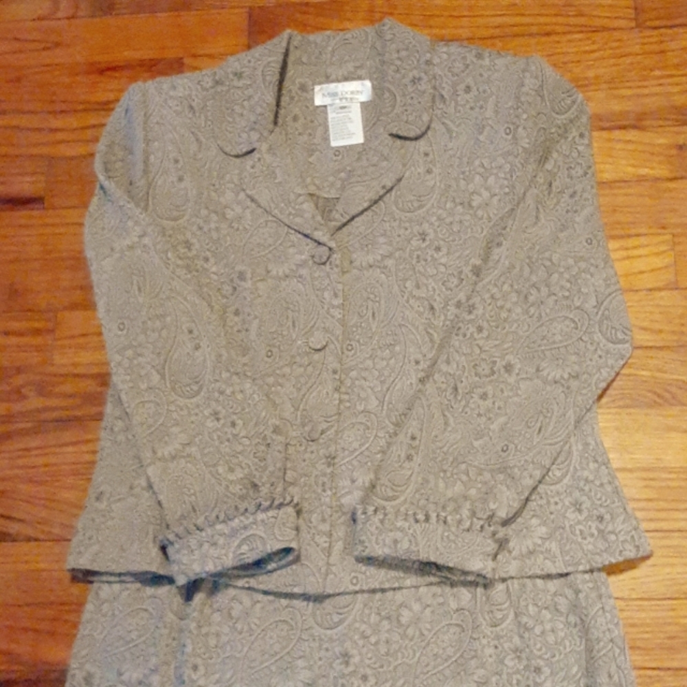 Women's Skirt Suit by Miss Dorby  Size 10P